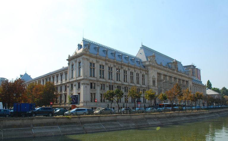 Palatul de Justiție din București — vedere de zi